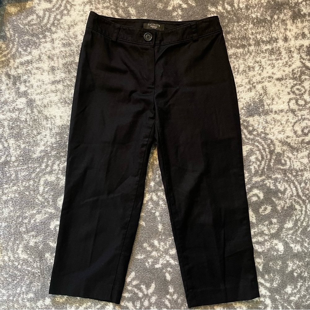 ✨HP✨Talbots Petite Black Capri Pants